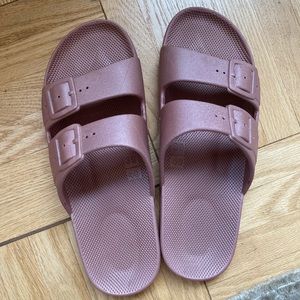 Freedom Moses pink sandals size 39/40